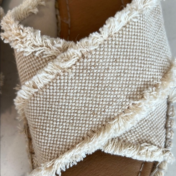 Like New - Steve Madden Women's Zelina Slide Sandals, Natural, 7 - Picture 8 of 16